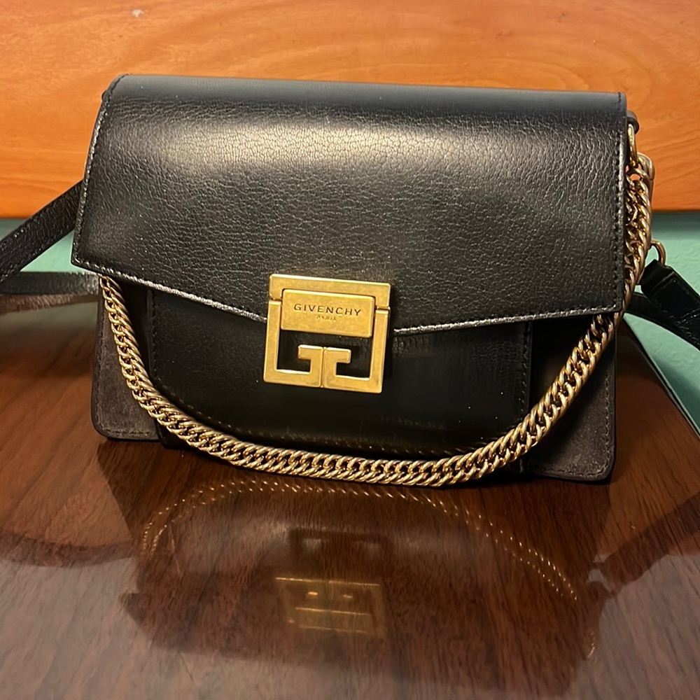 Givenchy GV3